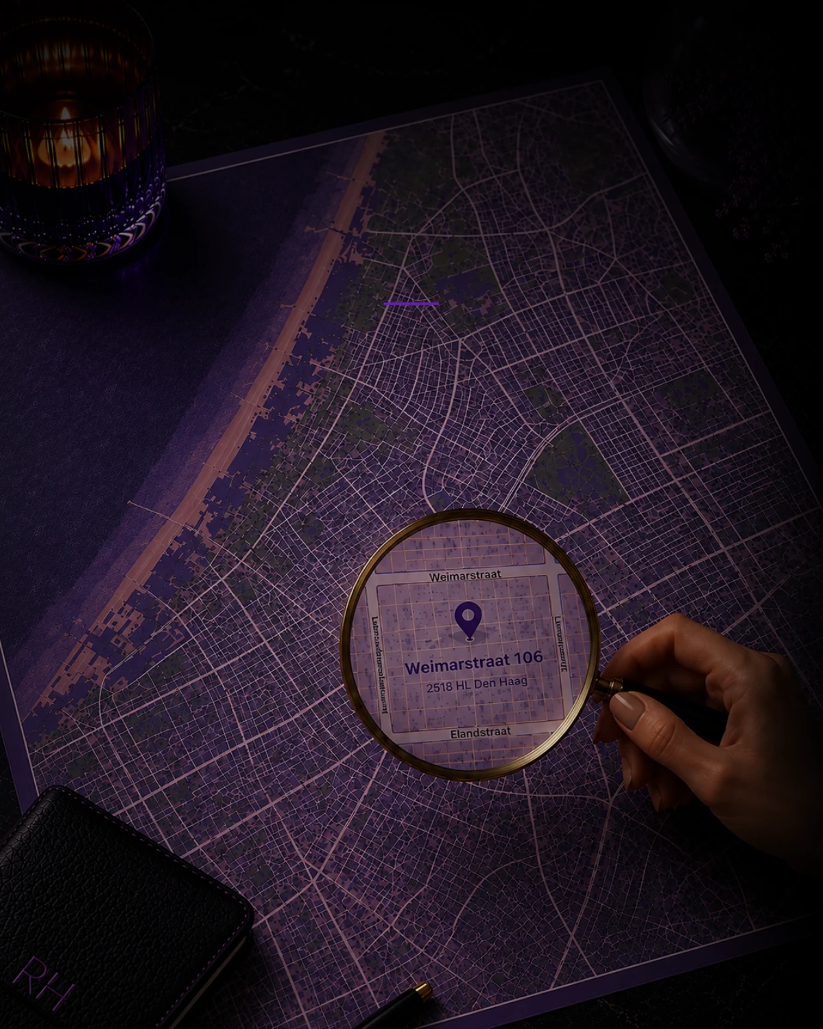Atmospheric illustration of a city map and a magnifying glass marking Weimarstraat 106